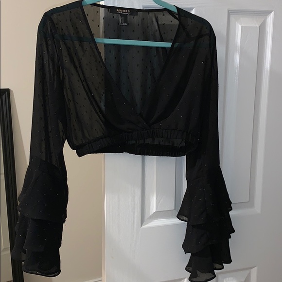 Forever 21 Tops - Trendy cropped long sleeve